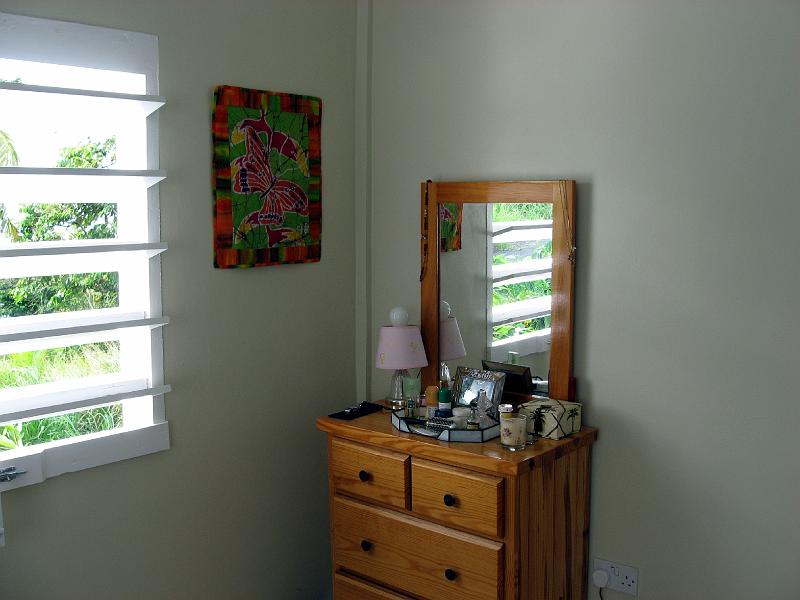 bedroom_dresser_IMG_0445