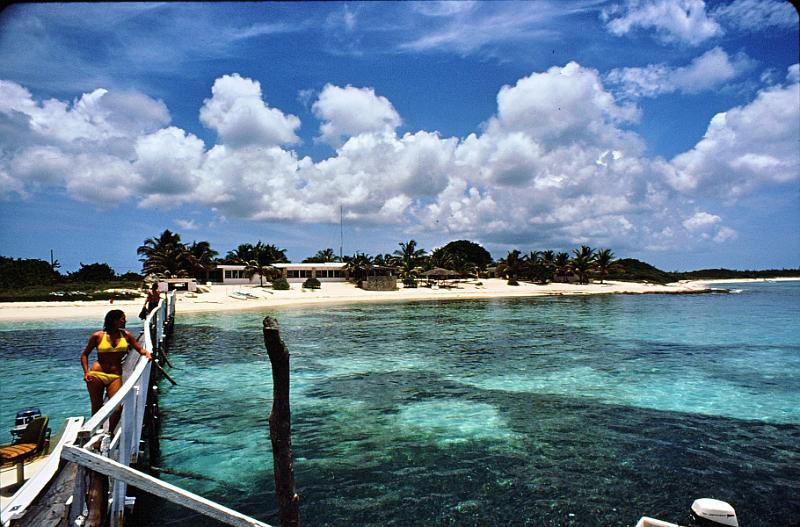 34-Tortuga_Club The tortuga Club from its dock.