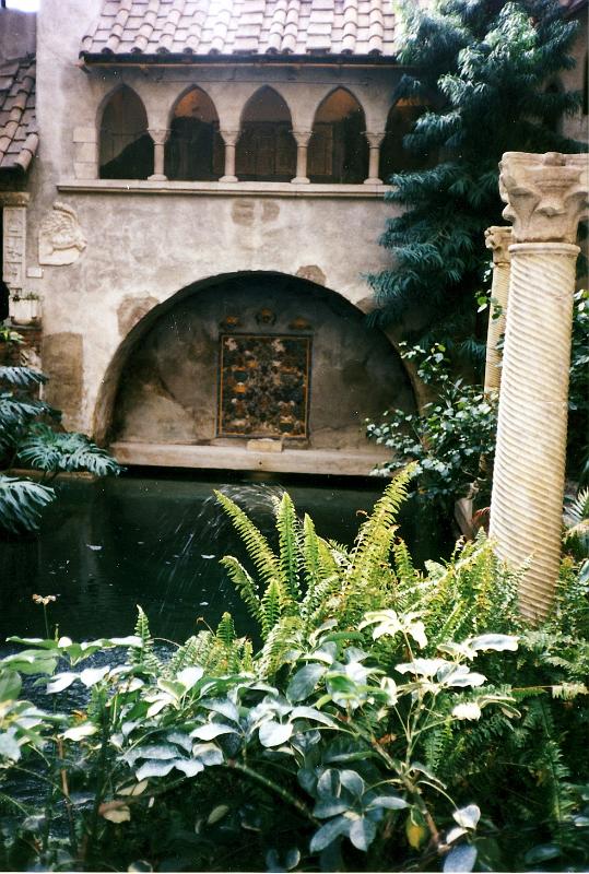 01 The atrium fountain.