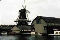 Leiden_harbor_windmill