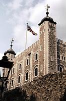 White_Tower_and_Roman_wall