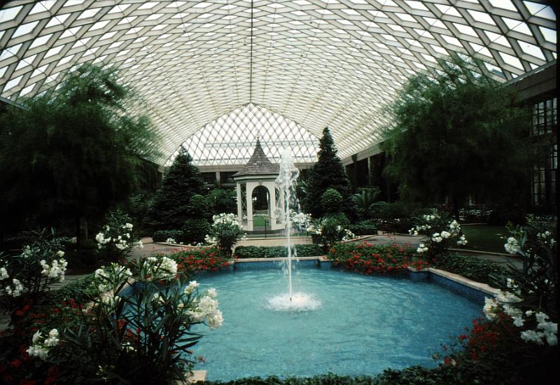 lg_34_fountain Old East Conservatory