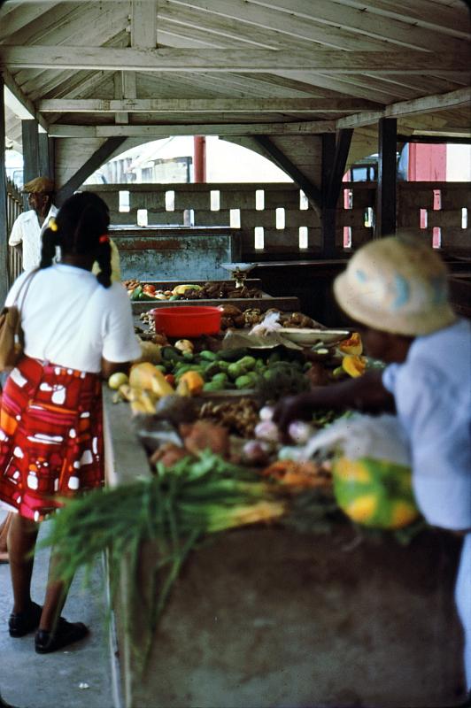 102-market The market.