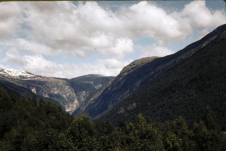 snow_on_mountains