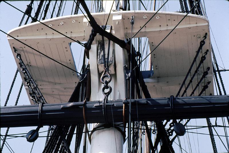 11-mast_platform Mast platform