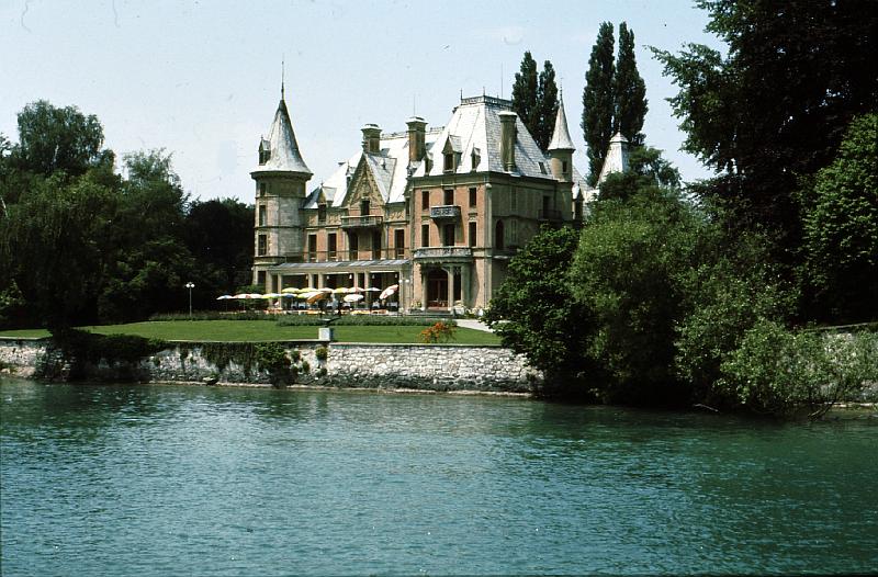 restaurant_on_Thunersee 