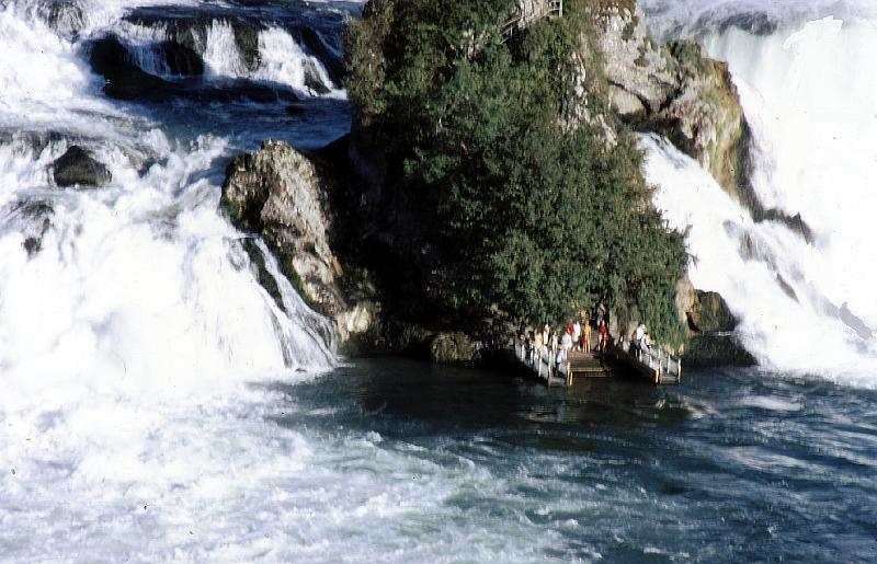 Rheinfall_center Here's the boat landing at the central rock.  Notice the smooth water in its lee?