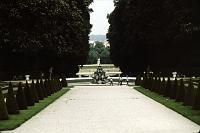 garden_pathway_with_fountain 