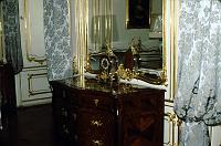 dresser_with_clock