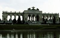 gloriette_pond